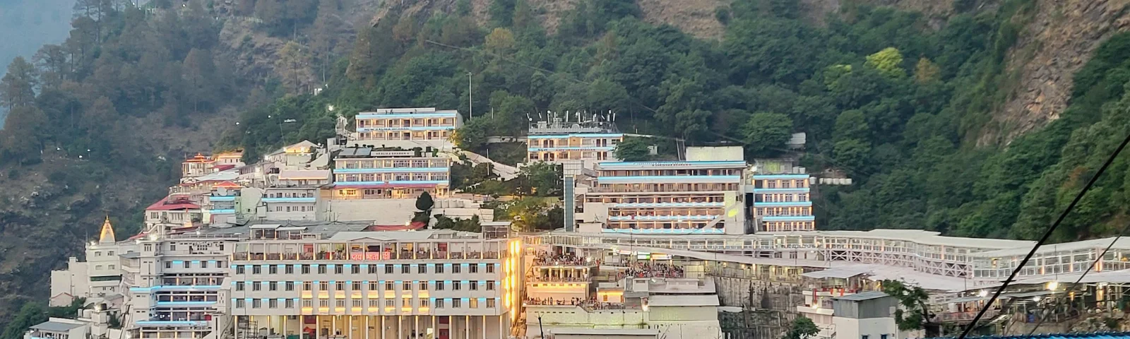 Delhi to Vaishno Devi Tour by Tempo Traveller Delhi to Vaishno Devi Tour by Tempo Traveller