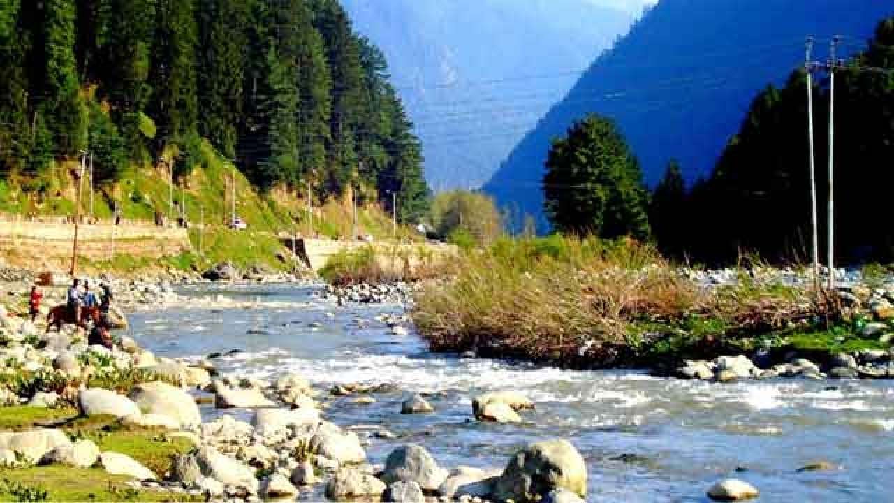 Delhi to Jammu Kashmir Tour by Tempo Traveller